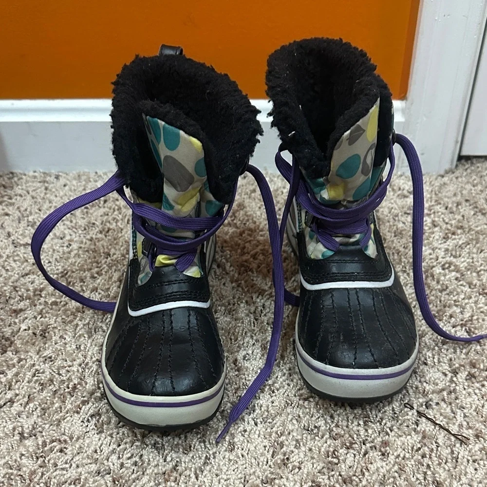 NWOT Sorel Kids' Black and Multicolor Snow Boots size 4
